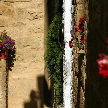 Posada De Uncastillo Buitenkant foto