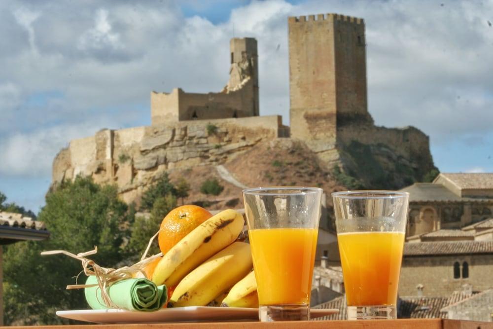 Posada De Uncastillo Buitenkant foto