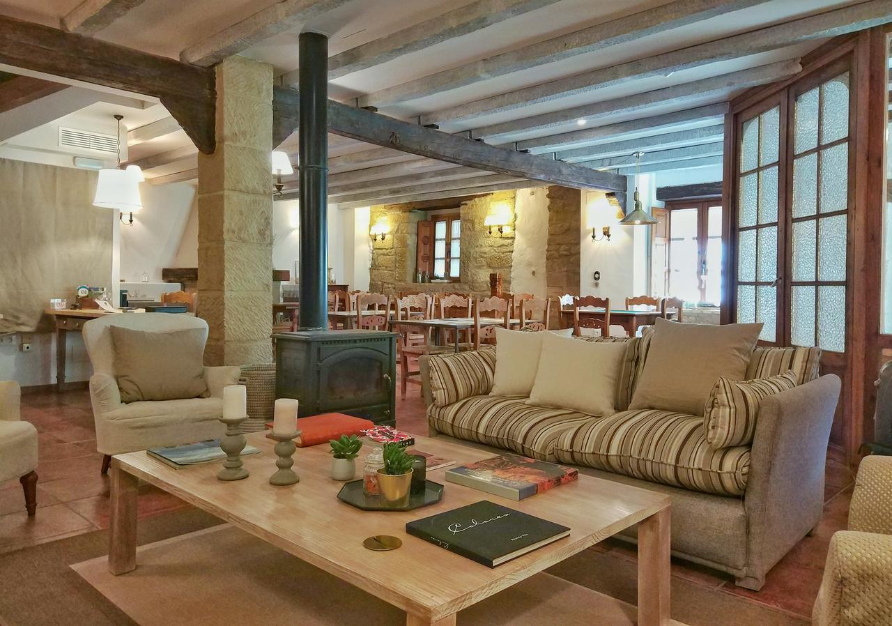 Posada De Uncastillo Buitenkant foto
