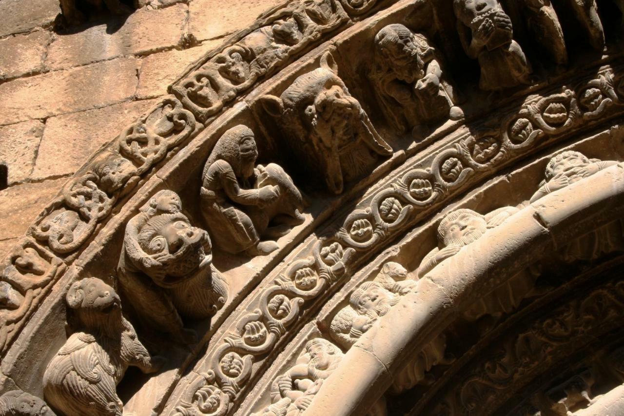 Posada De Uncastillo Buitenkant foto